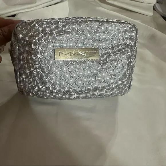 MAC Cosmetics Makeup Bundle - Picture 4 of 4